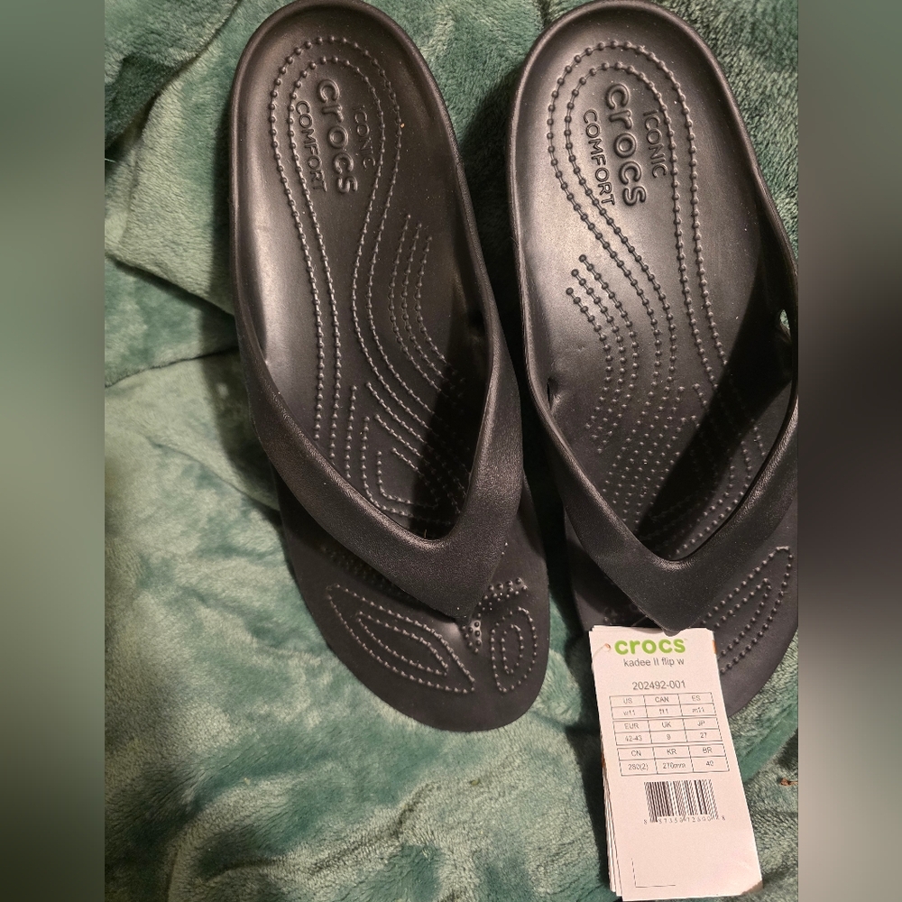 Crocs Black Flip Flops - Picture 2 of 3